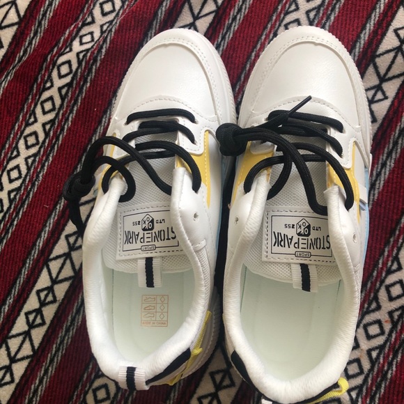 Shoes - Picture 3 of 6